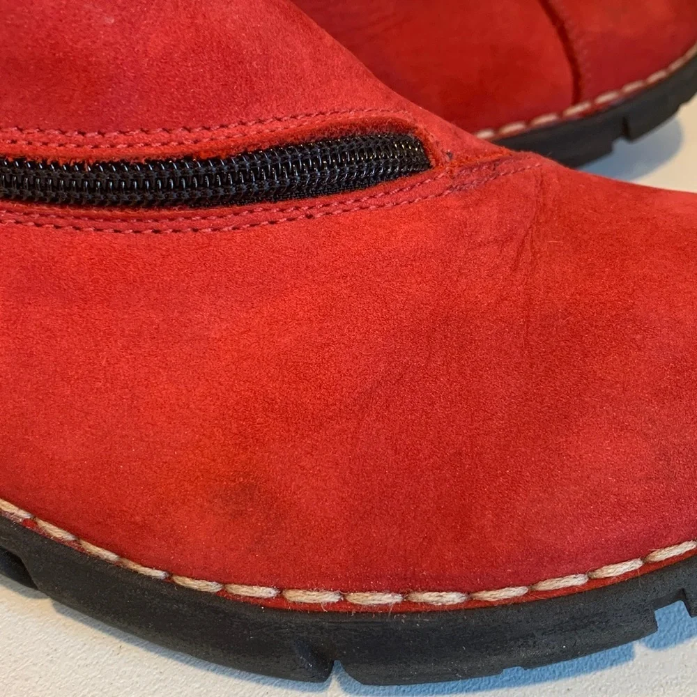 Jungla Women’s Size 40 (9-9.5) Red Nubuck Suede Wrap Around Zip Ankle Boots